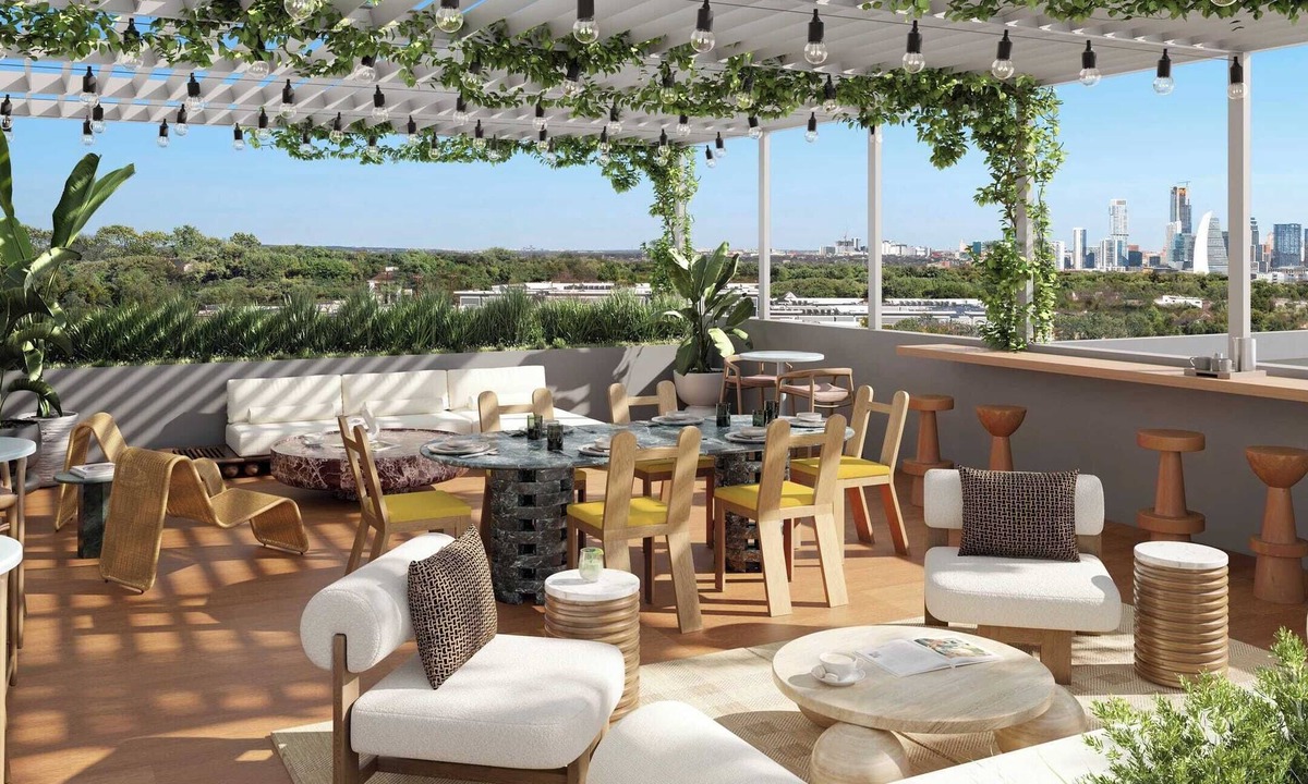 South Lamar Cottage | 10 Guests at The Code by Avantstay 4 King Suites + Resort Amenities + Pool