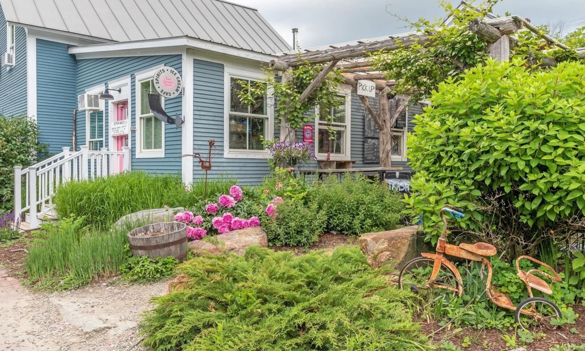 Waitsfield Condo | 14 Snowside 2 Bedroom Condo by RedAwning
