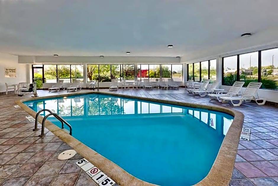 Sunbury Hotel | 2-Star Hotel ∙ Hampton Inn Columbus/Delaware I-71 North