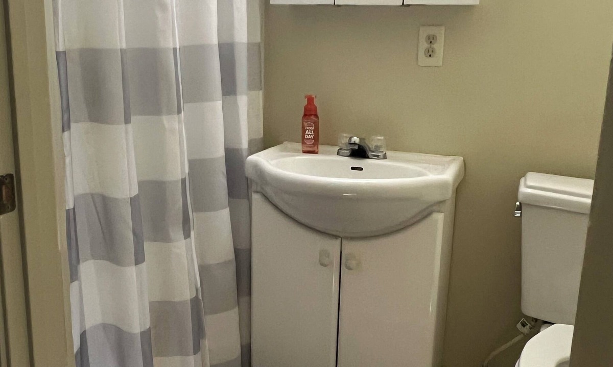 Circleville House | 3-bedroom house in delightful Circleville with AC, WiFi. Enjoy a cozy stay