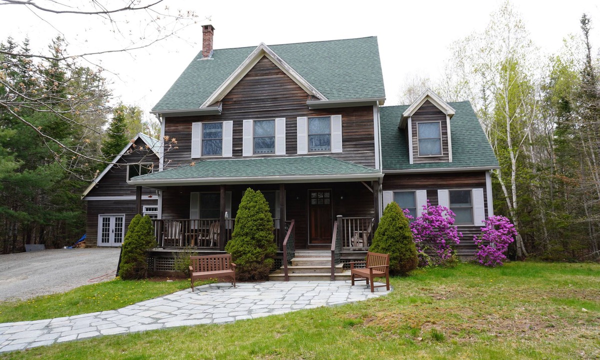 Town Hill House | 4 BR Sleeps 11 just minutes from downtown Bar Harbor and Acadia National Park