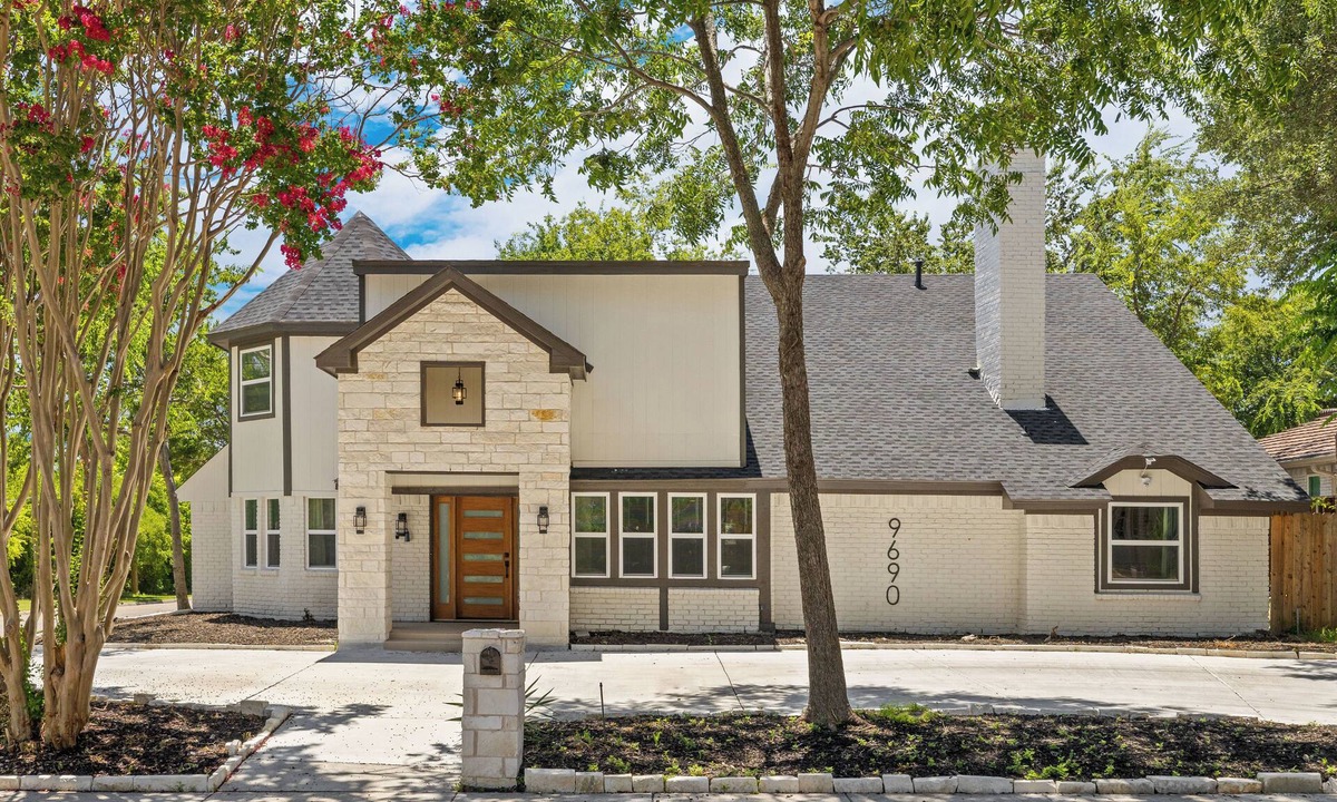 Lake Highlands House | 5BR Lake Highlands Home: Pool & Extended Stays