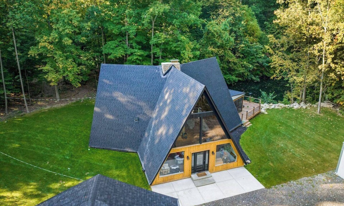 Galena Cabin | A-Frame I Hot Tub I Nature Play