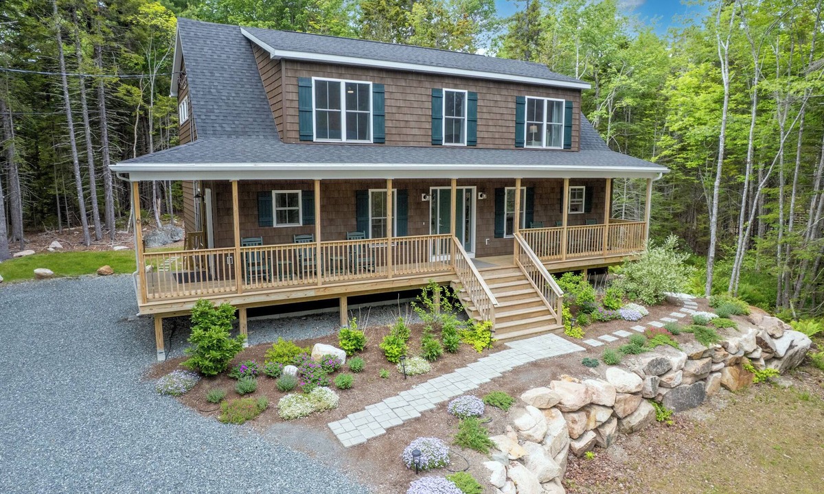 Seal Harbor House | Acadia Carriage Rd Access Walk to Jordan Pond House