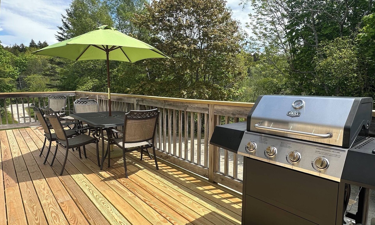 Seal Cove House | Acadia’s "Quiet Side" Retreat – Sunny 3BR/2BA w/Private Deck & Fire Pit!