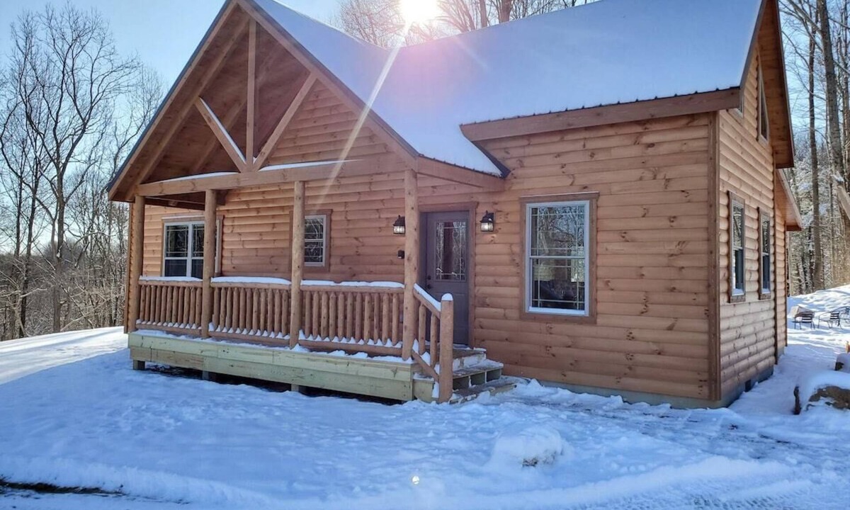 Rockbridge Cabin | Ace of Hearts. Secluded Hocking Hills cabin!