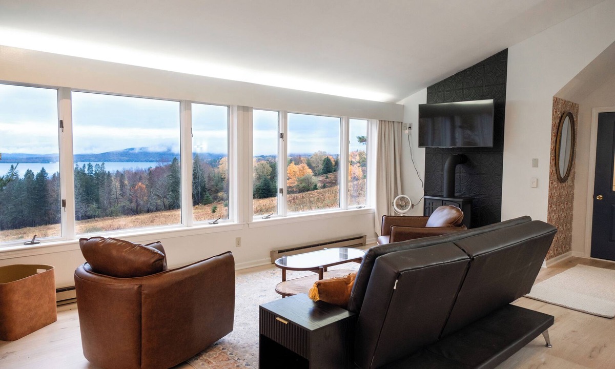Rangeley Apartment | Airy studio with lake access & views, AC, 5min to downtown