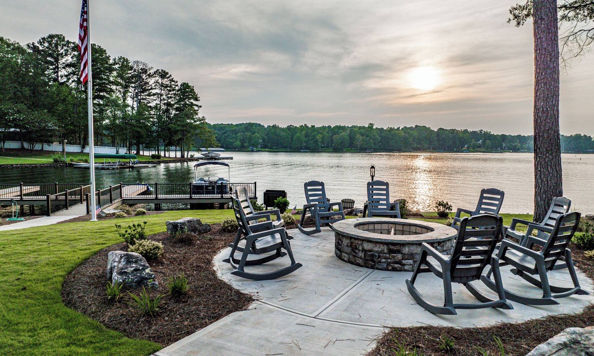 Eatonton Cottage | Amazing Sunsets at the Gorgeous Anchor Cottage at Cottage Cove!