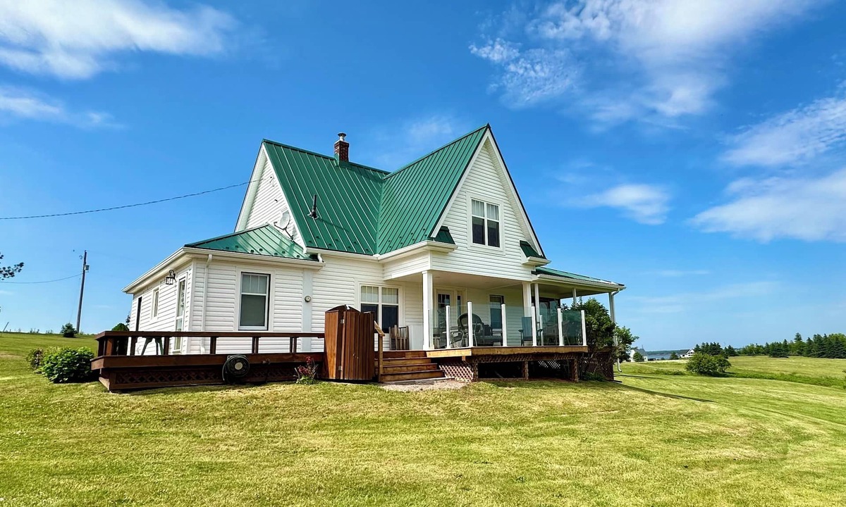 New London House | Amazing Water View. Great for Your Family Vacation , near Cavendish !
