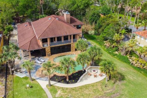 Clear Lake Shores House | Bay Breeze Estate - Heated Pools, Private Pier & Walk to the Kemah Boardwalk