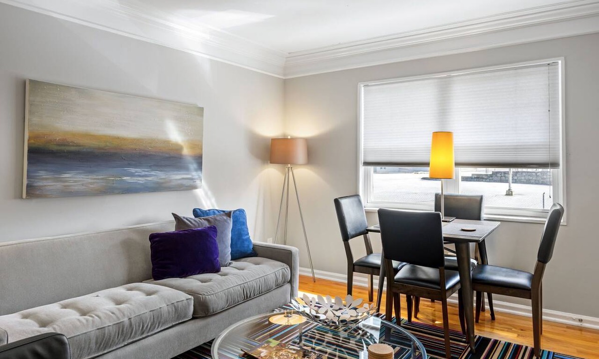 Buckhead Apartment | (BC2bB) Enjoy a Full Kitchen in an Affordable Condo near Peachtree Street