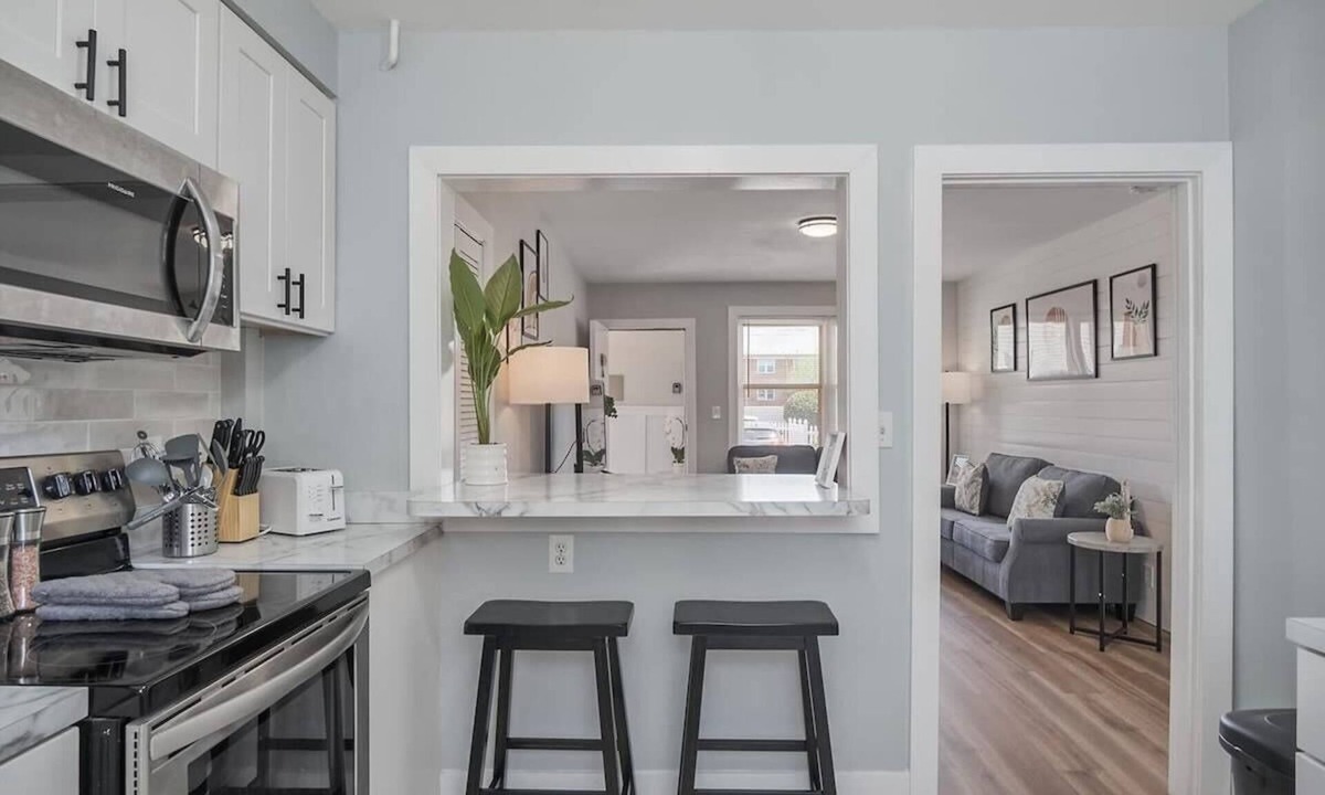 Cottage Line Apartment | *Beach/Pool* Sun Bum Suite @ Salt & Sea