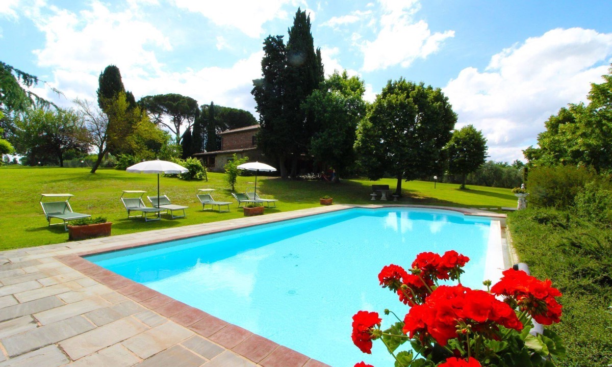 Le Piazze Villa | Beautiful private villa for 6 people with private pool, A/C, TV and pets allowed
