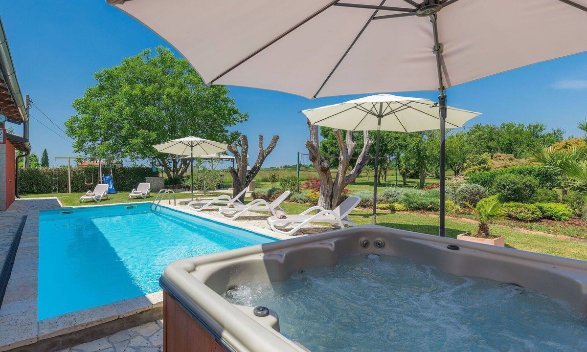 Kaldanija House | Beautiful private villa with hot tub, A/C, private pool, WIFI, TV, terrace and pets allowed