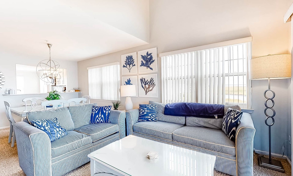 Ocean View Condo | Bethany Bay Third-Floor Condo with Pool, Tennis Court, & Board Games