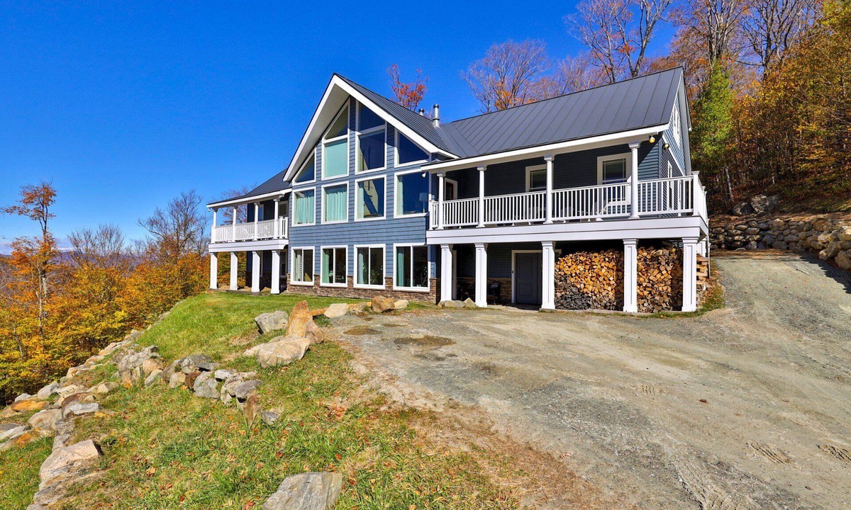 Killington House | Big Boulder at Killington – 2 Miles to Killington Base with Hot Tub, Sauna, and Views