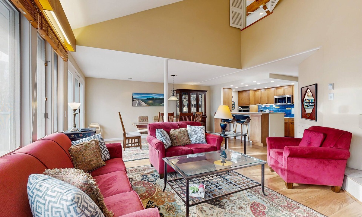Warren Condo | Bridges Resort Condo with Pools, Gym, Tennis - Near Ski Slopes