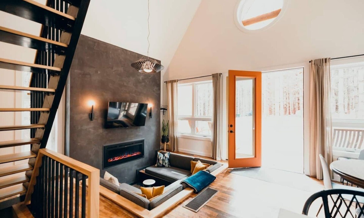 Laurelville Cabin | Carpenter’s Cabin, Family Fave, Conversation Pit + Kids’ Fort + Hot Tub + Trails