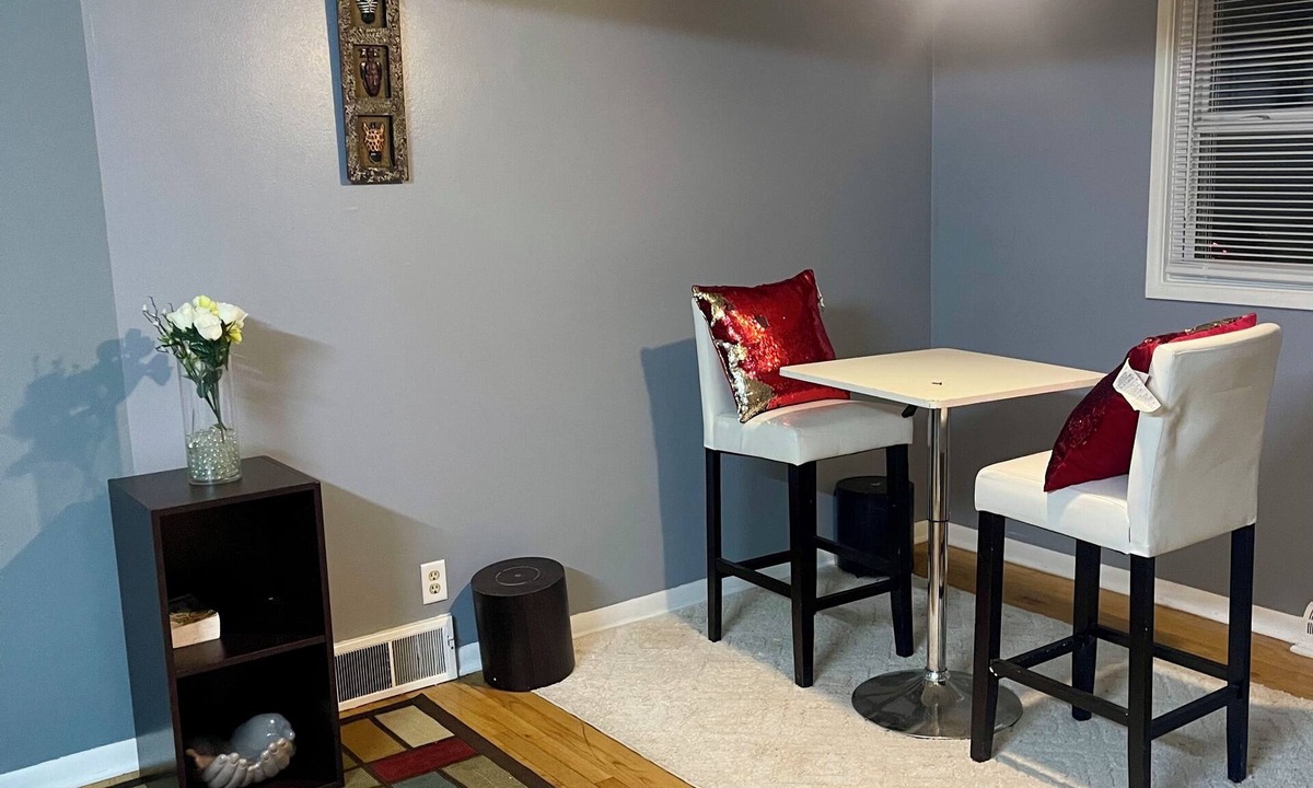 Reynoldsburg House | Charming 3-bedroom house with AC in beautiful Columbus