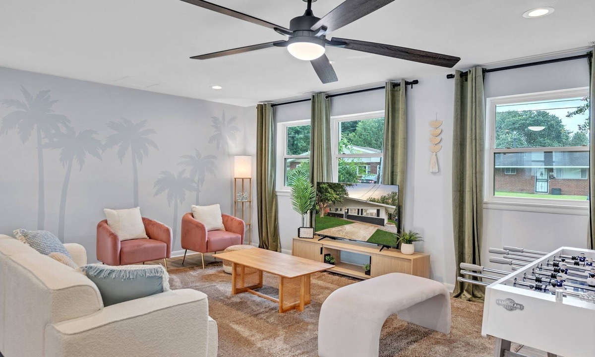 Cottage Line House | Charming 3bd - Near beaches - Foosball & Backyard
