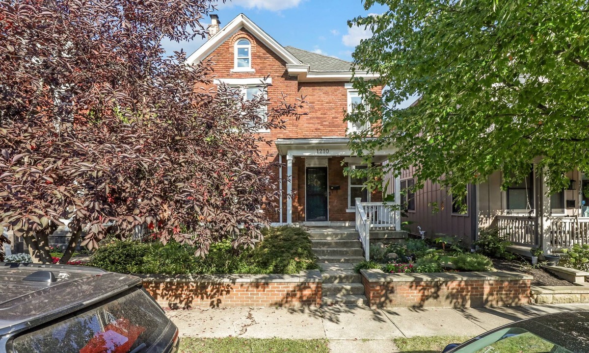 Weinland Park House | Charming Historic Home: Walk to Short North & OSU