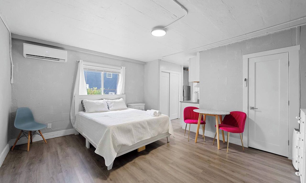 Near East Columbus Apartment | Chic City Retreat 93D