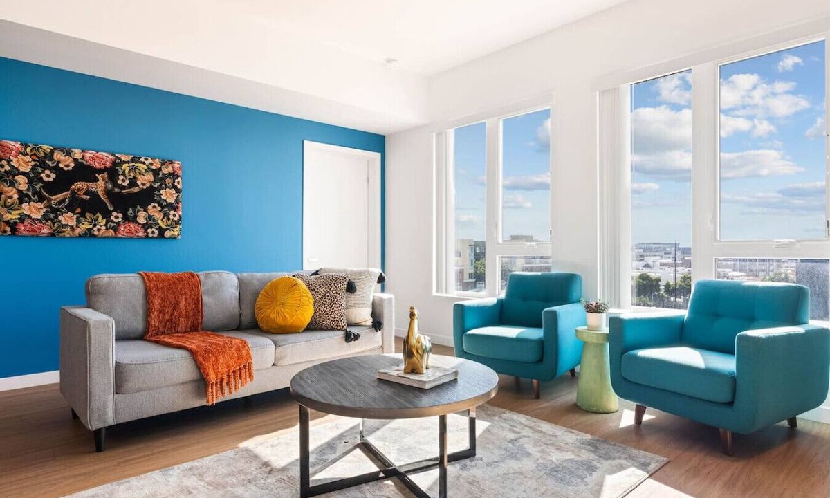 Little Tokyo Hotel | Chic & Cozy, Walk to little Tokyo, Free Parking, Gym and Rooftop Views