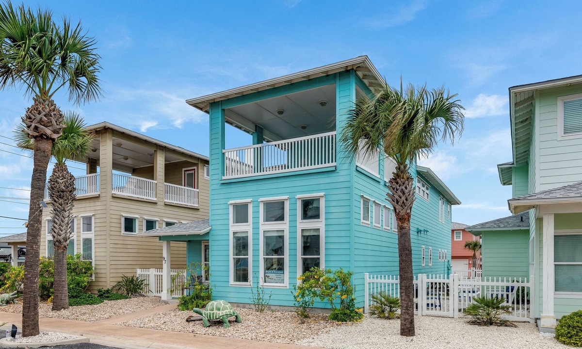 Port Aransas House | Come and play at our Blue Hawaiian Beach house! Close to the beach! The perfect