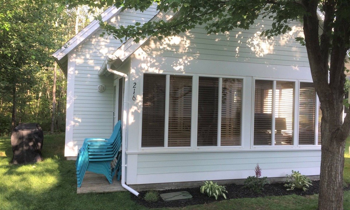 Summer Village Cottage | Cottages at Summer Village, fully furnished cottage, Wi-fi, heated pools, hot tub