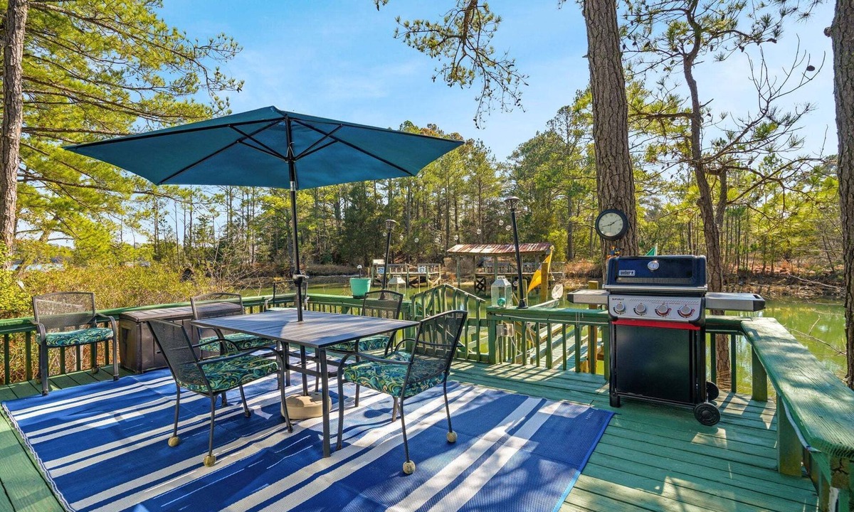Birdsnest House | Counting Corks | Waterfront Pet Friendly Cottage w/Dock for Crabbing, Firepit & Near Cape Charles