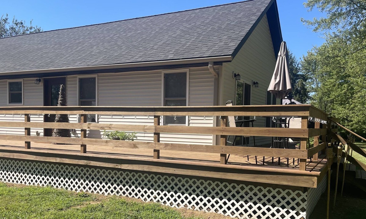 Circleville House | Cozy 1-bedroom home near Circleville, Walking distance to Hargus Lake.