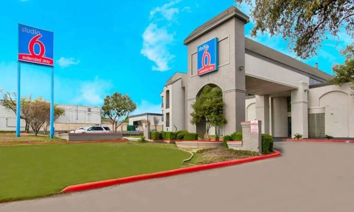 North San Antonio - SAT Hotel | Cozy ADA 2- Bed|Pool|Free parking