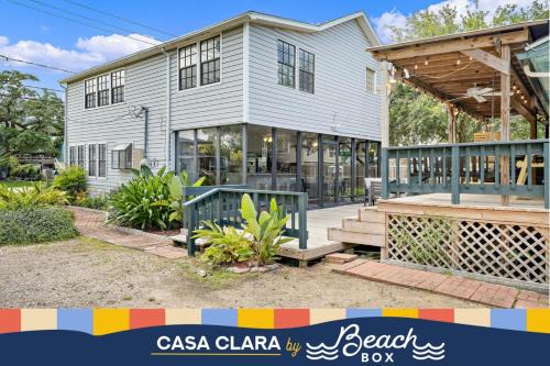 Clear Lake Shores House | Cozy home close to Kemah Boardwalk with game room