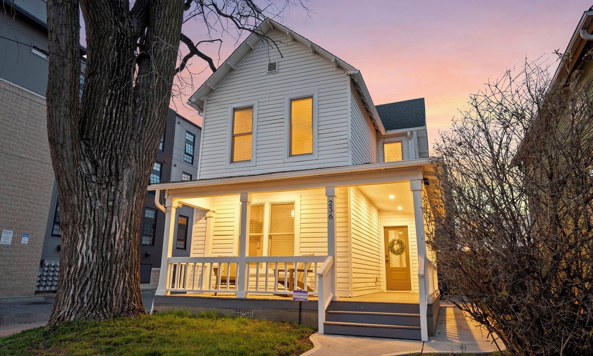 Italian Village House | Cozy on 4th - OSU/Short North