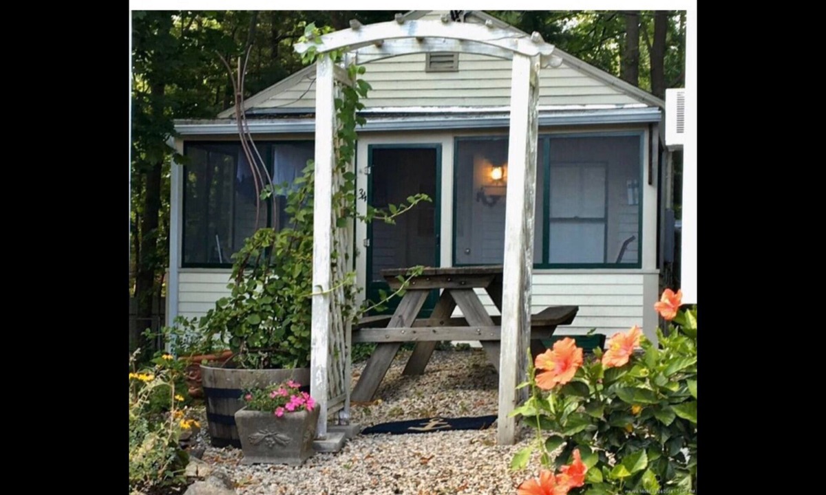 Ogunquit Apartment | Cozy, perfect location, dog friendly Updated calendar with more availability!