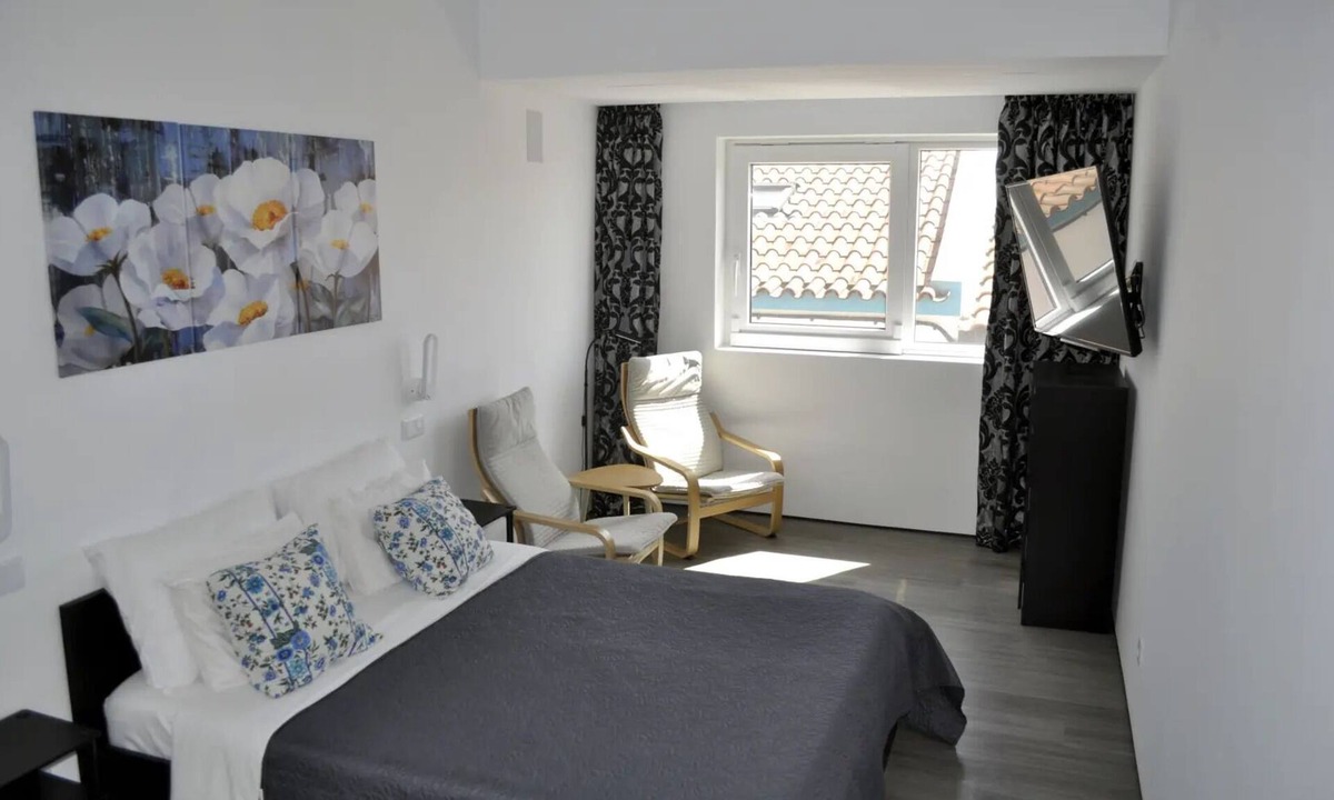 Lagoa Apartment | Cozy Seaside Studio Apartment C - Faraway