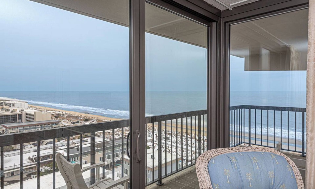 North Ocean City Condo | Cute, cozy 2 bedroom oceanfront condo with free WiFi, a great ocean view, and awesome amenities including indoor/outdoor pools and a game room located uptown!