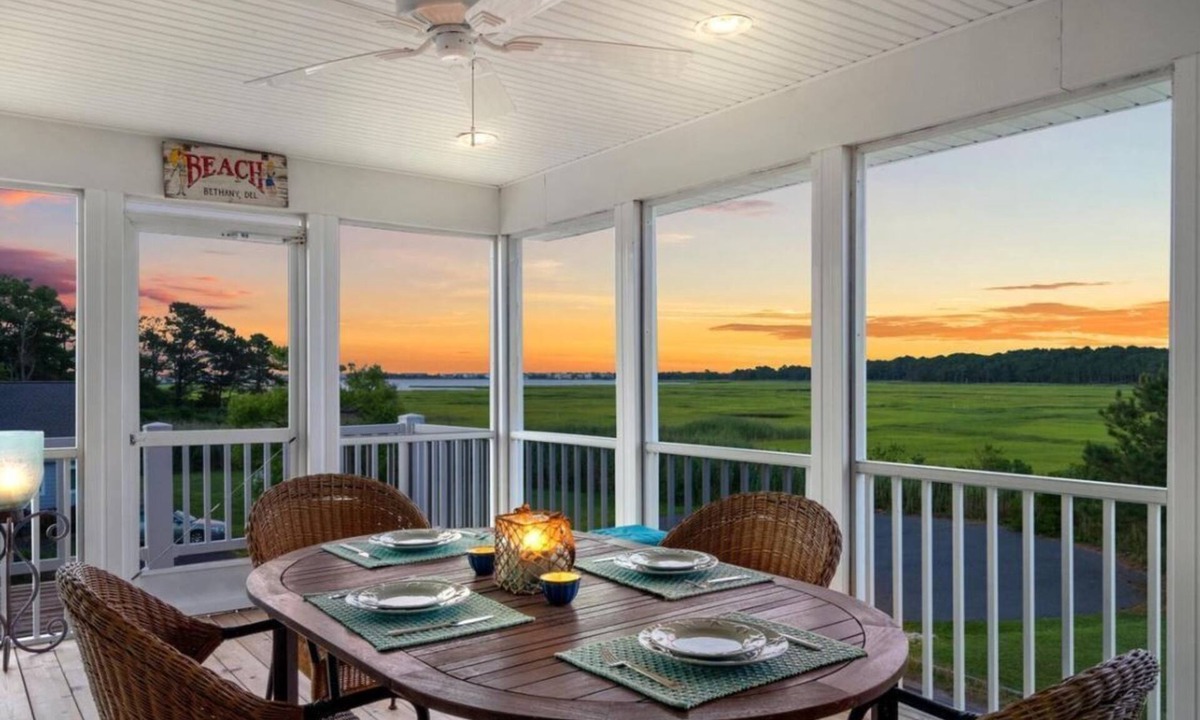 Cedar Neck House | DAILY ACTIVITIES INCLUDED*! 4-NIGHT MINI-WEEKS AVAILABLE ALL SEASON. Exceptional, bright, comfortable, and spacious multi-level vacation home offers wonderful wetland views