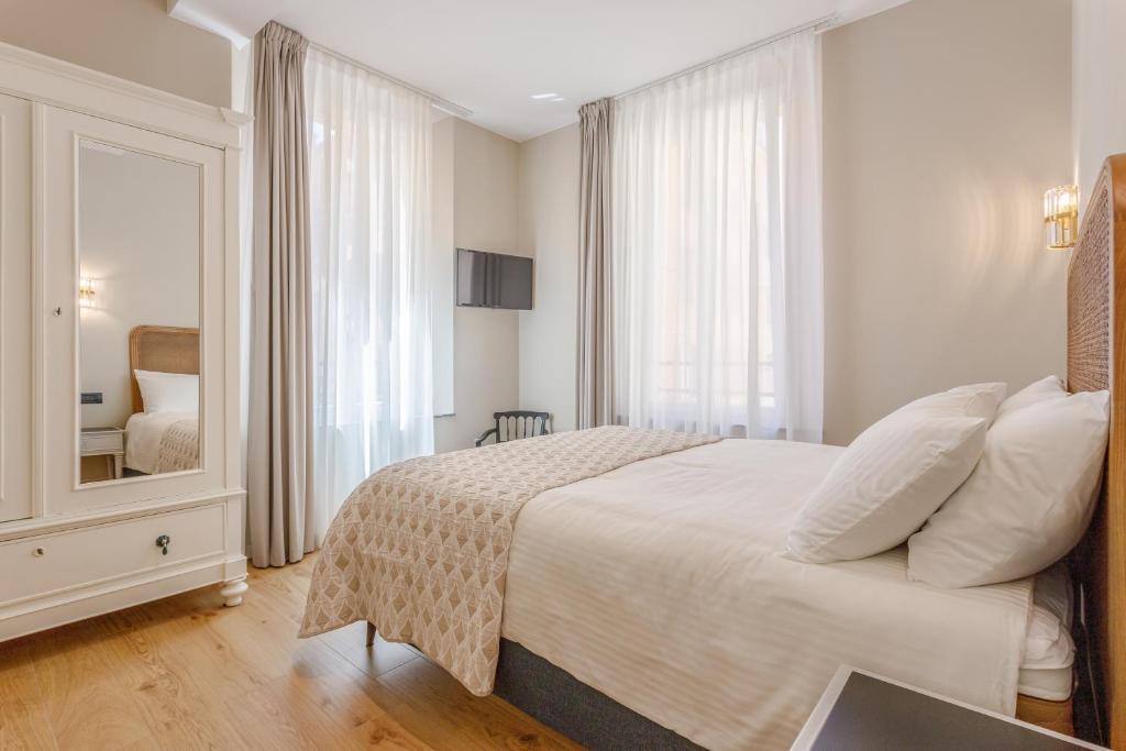Old Town Apartment | Dimora d'Autore - Timeless Elegance in Modena