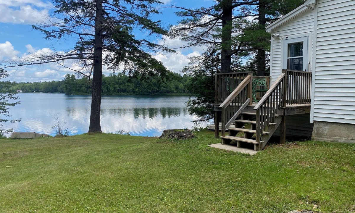 Augusta Cottage | Dog-friendly Maine 1 BR lakeside cottage with WiFi, laundry, and full kitchen.