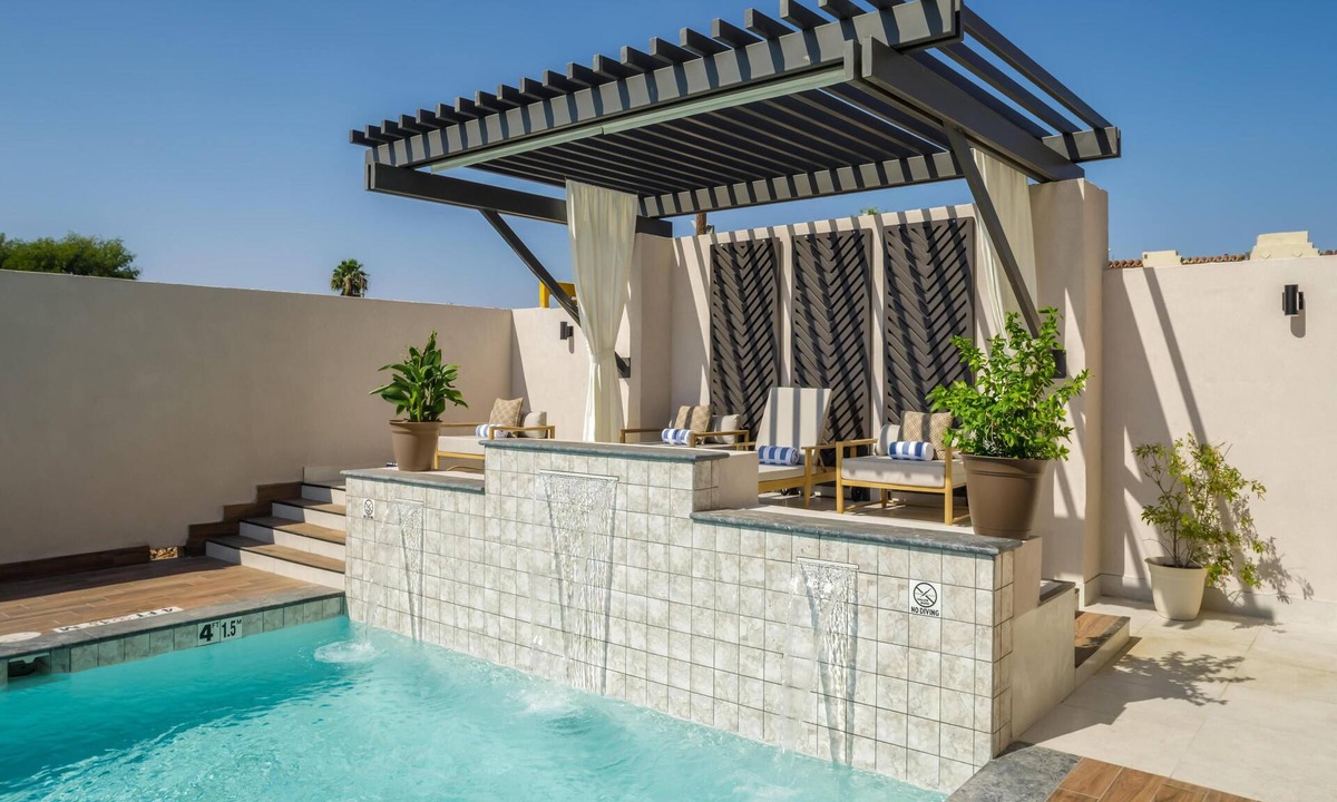 Western Division Hotel | DoubleTree by Hilton Laredo