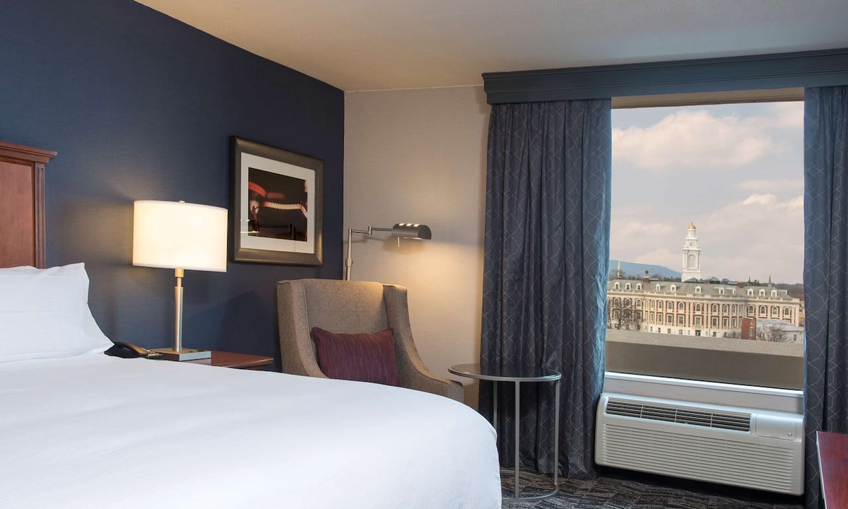 Seward Place Hotel | DoubleTree by Hilton Schenectady Downtown