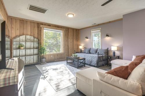 Lancaster House | Downtown Condo ~ 23 Mi to Hocking Hills State Park