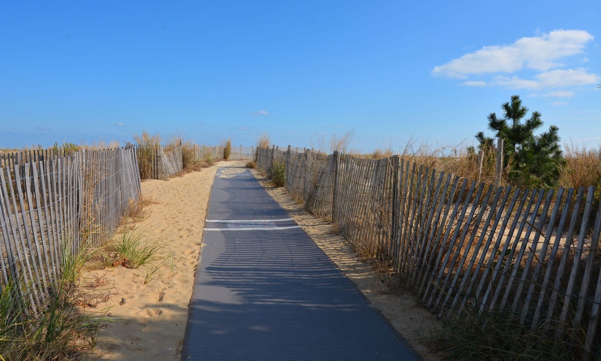 Rehoboth by the Sea House | Downtown Dewey Beach Steps to Beach Park and Walk