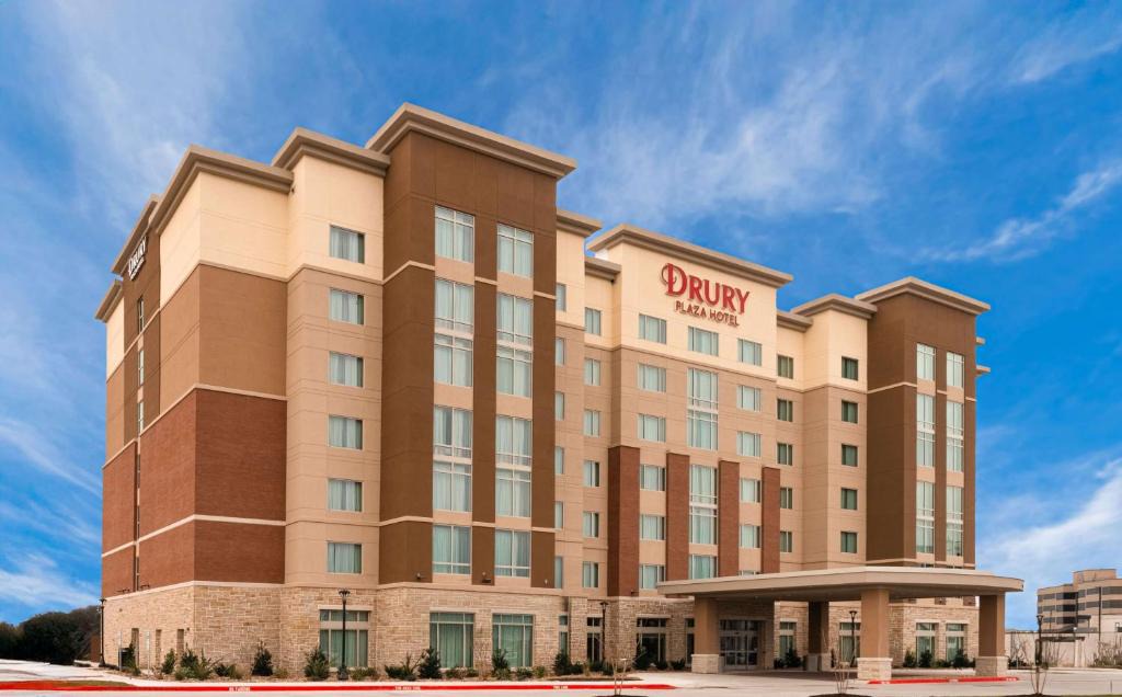 College Station Hotel | Drury Plaza Hotel College Station