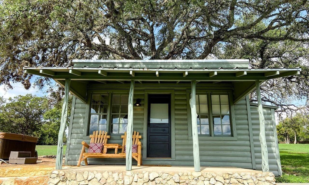 Ingram Cabin | Efficiency-Style Cabin with Spa Lovely for a Couples Escape in Hunt, Texas