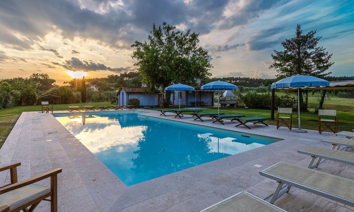 Altopascio Villa | Enchanting villa with pool with hydromassage area, ideal to fully enjoy Tuscany