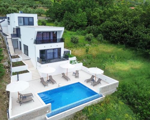 Plat Villa | Exclusive Villa Belenum with breakfast,gym,sauna