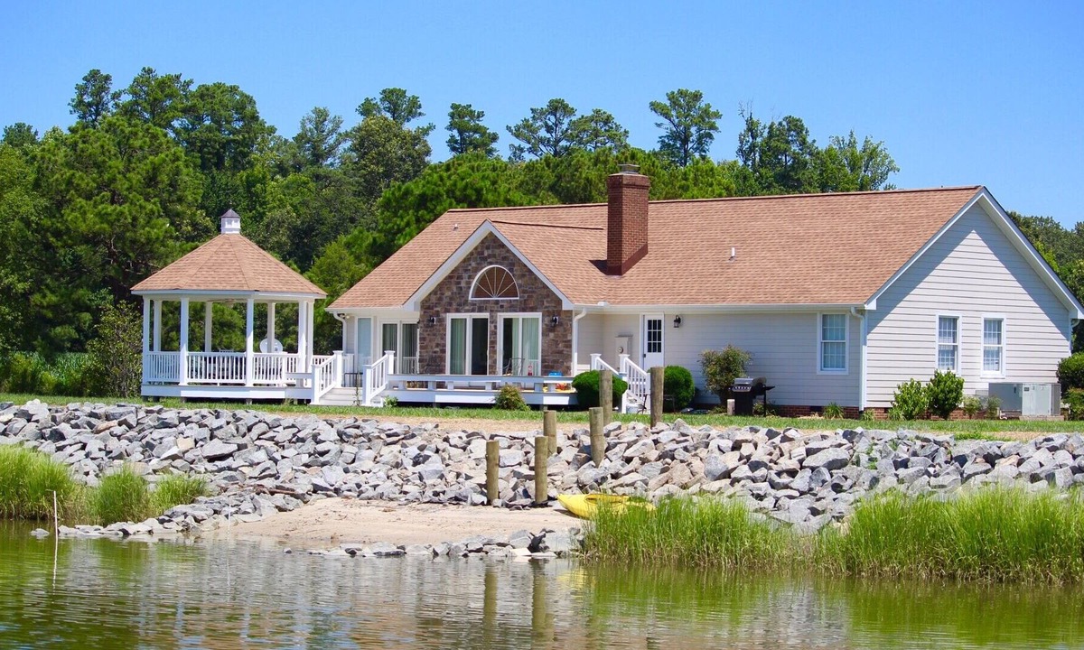 Ware House | Exquisite Riverfront Living! Newly renovated; convenient to historic sites.