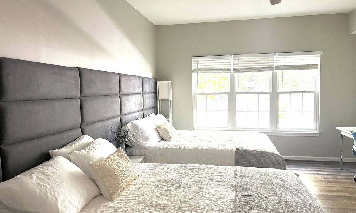 Riverside House | Family friendly 5 bedroom home within Walking distance To CNU